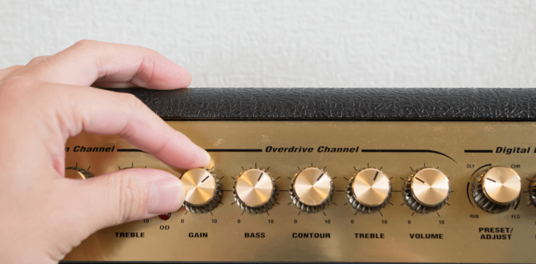 Tuning knobs on amp